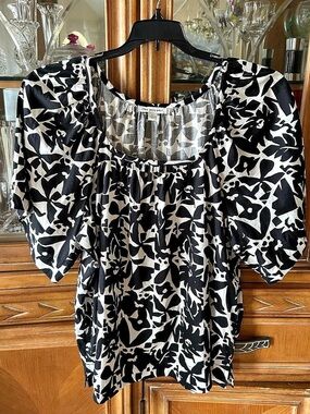Free Assembly Floral Puff Sleeve Blouse in Black & White Size Large